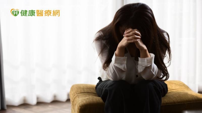 壓力大而憂鬱?憂鬱也會遺傳? 研究:擁有支持能降低風險