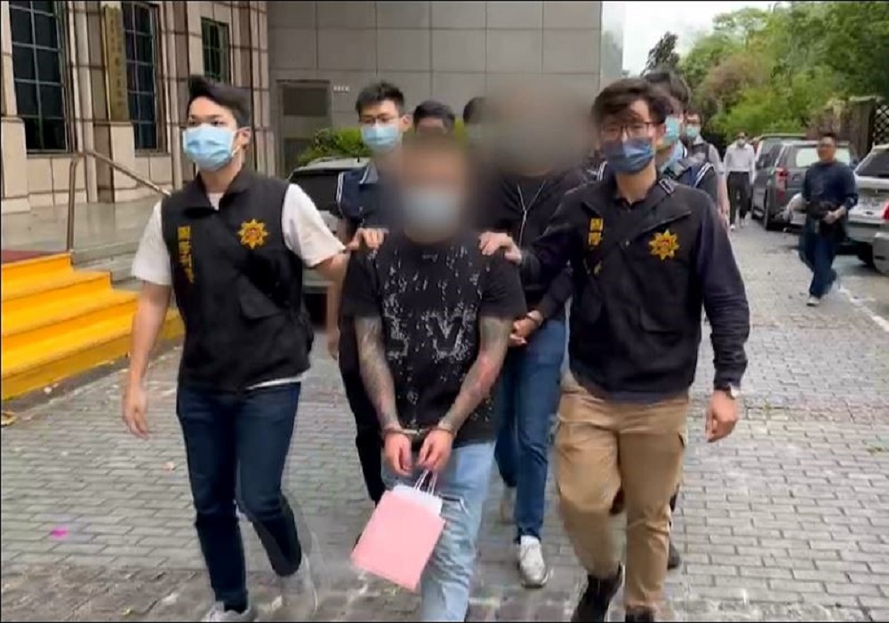 假冒酒店妹騙愛詐財 檢警逮黑幫7成員扣押千萬房產 66 432 2