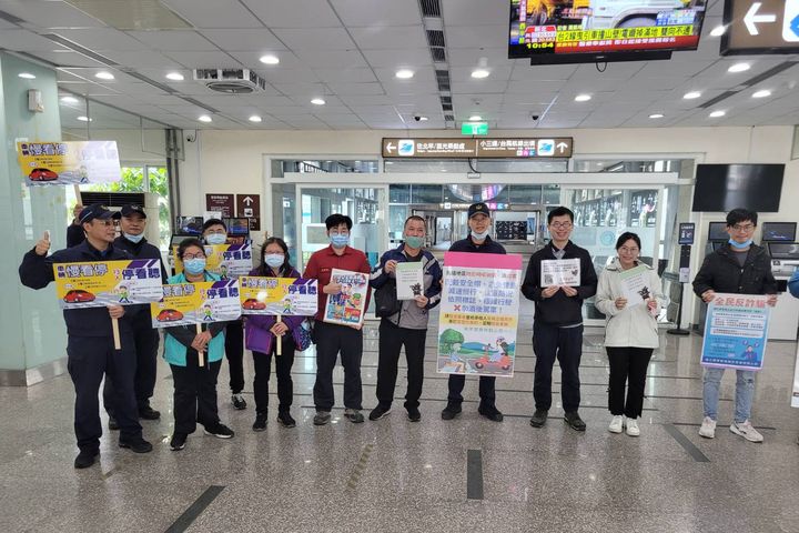 馬管處聯合相關單位宣導旅遊安全。 圖:馬祖國家風景區管理處/提供