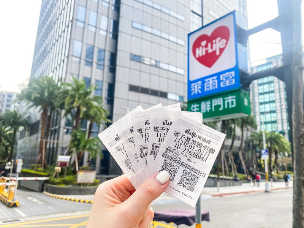 補班日財神爺敲門!在萊爾富僅花20元即抱走112年1-2月千萬特別獎