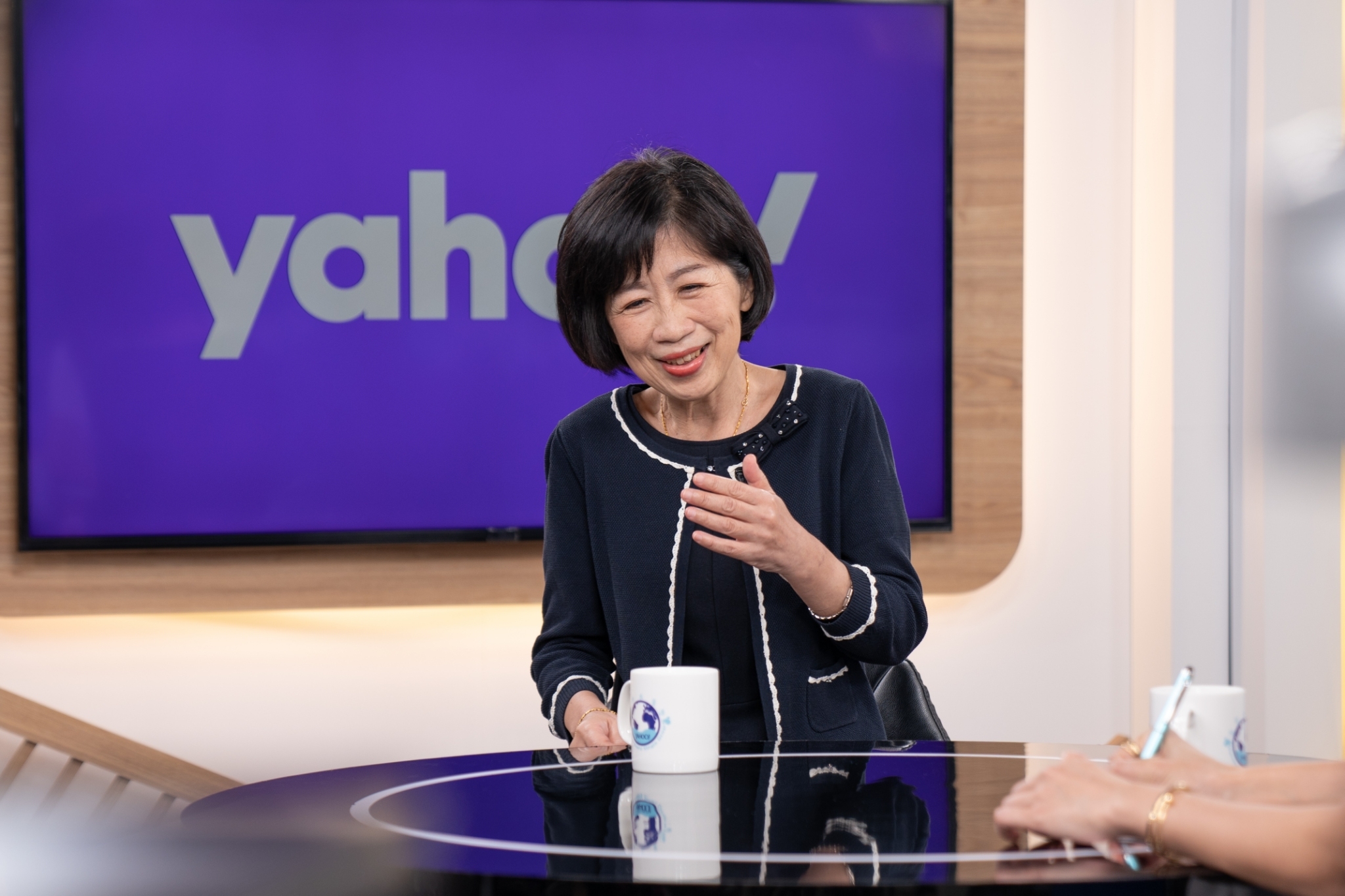 台北市前市長柯文哲的妻子陳佩琪接受專訪時表示曾和先生討論選區域立委,柯文哲受訪時表示陳佩琪不會去選的。Yahoo TV提供