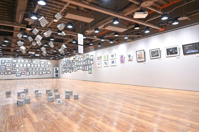 ▲現場展出作品達300多件,嶄露康橋學生驚艷創作力。(圖/康橋國際學校提供)
