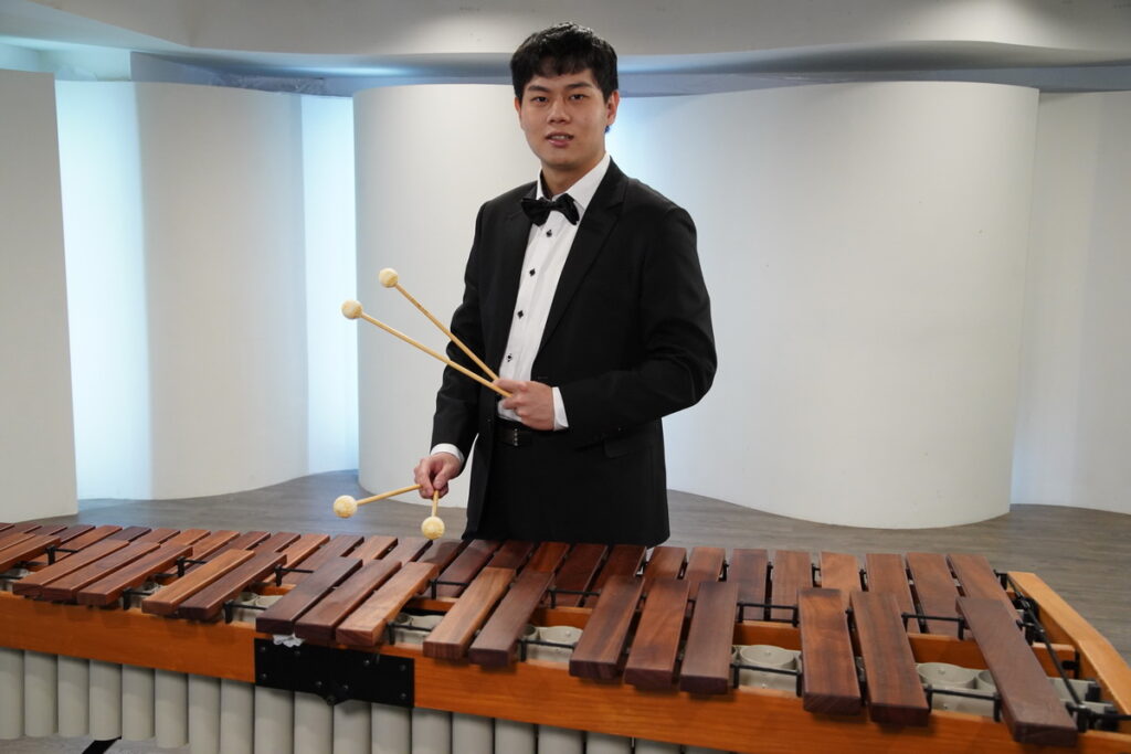 .非常音樂家丁唯諺 主修打擊樂、副修鋼琴,最擅長的樂器為木琴