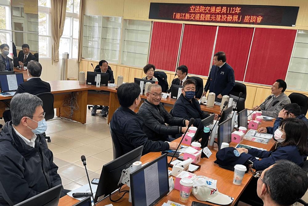 力拚交通、觀光 王國材積極推動馬祖大橋、北竿機場擴建計畫 62 立委跟交通部長視察馬祖