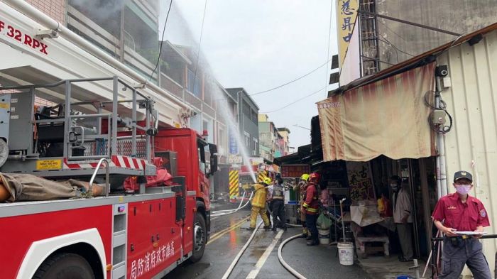 高市苓雅區住宅火警 火勢猛烈現場1名民眾死亡