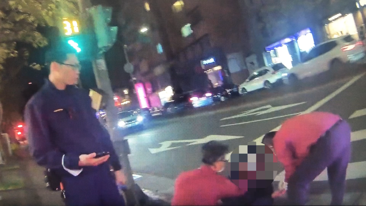 警方通報救護人員到場協助送醫