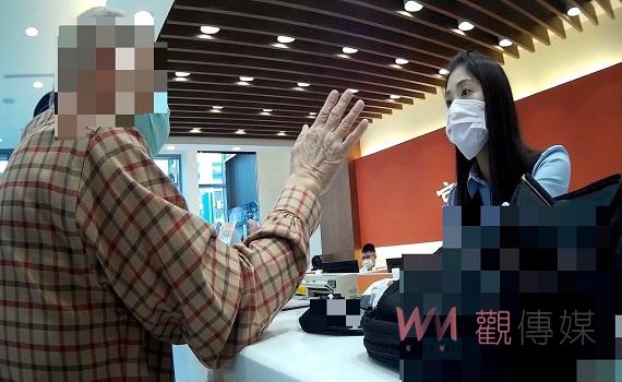 「國外老友」來電急需美金4000　北港警耐心勸說成功阻詐
