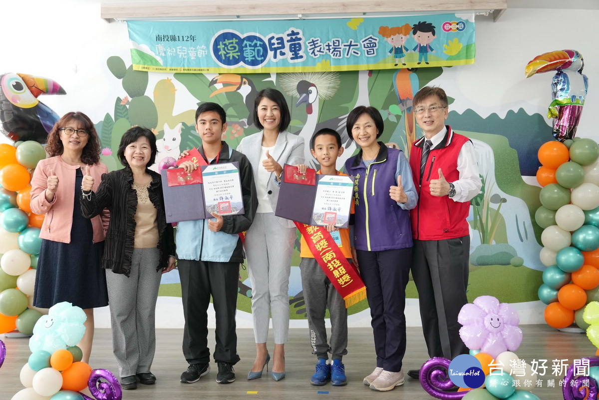 今年南投有2位入選總統教育獎。(縣府提供)
