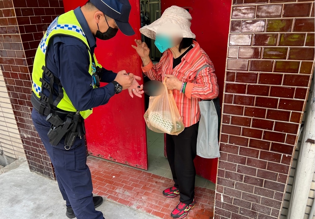 ▲ 87歲嬤旅美3年返台，隔日出門就迷路? 警靠住家巷弄號碼神救援 (圖/台中市警察局 提供)