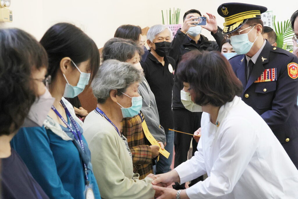 市長向遺族表達慰問