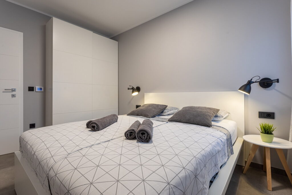 克羅埃西亞「Happy Apartments Ba_ka」室內裝潢舒適且富有現代感,提供像家一樣舒服的住宿體驗。(圖片由Booking.co...