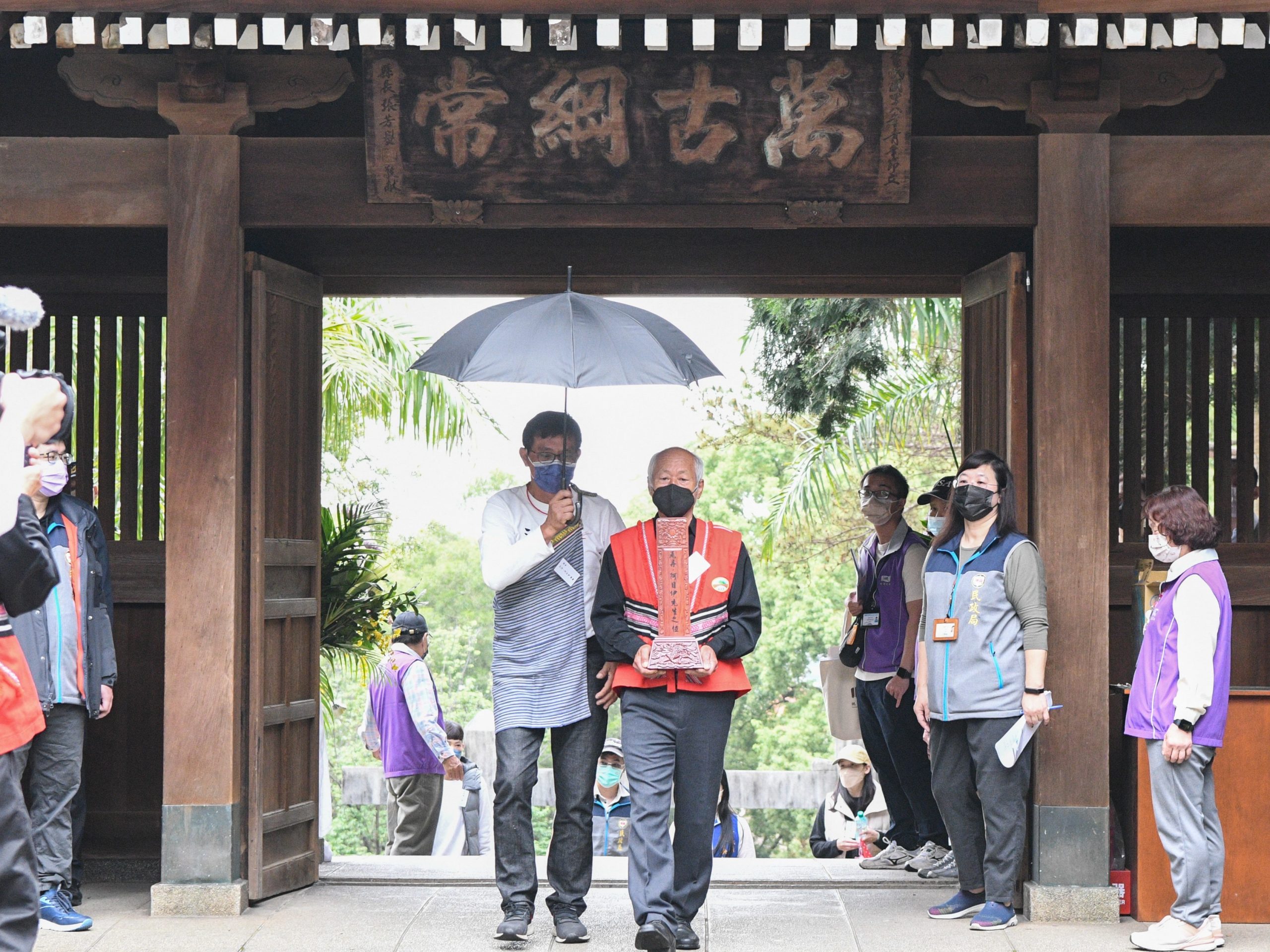 泰雅族原住民抗日烈士瓦丹·阿目伊的牌位正式迎靈入祀忠烈祠。(桃園市政府提供)