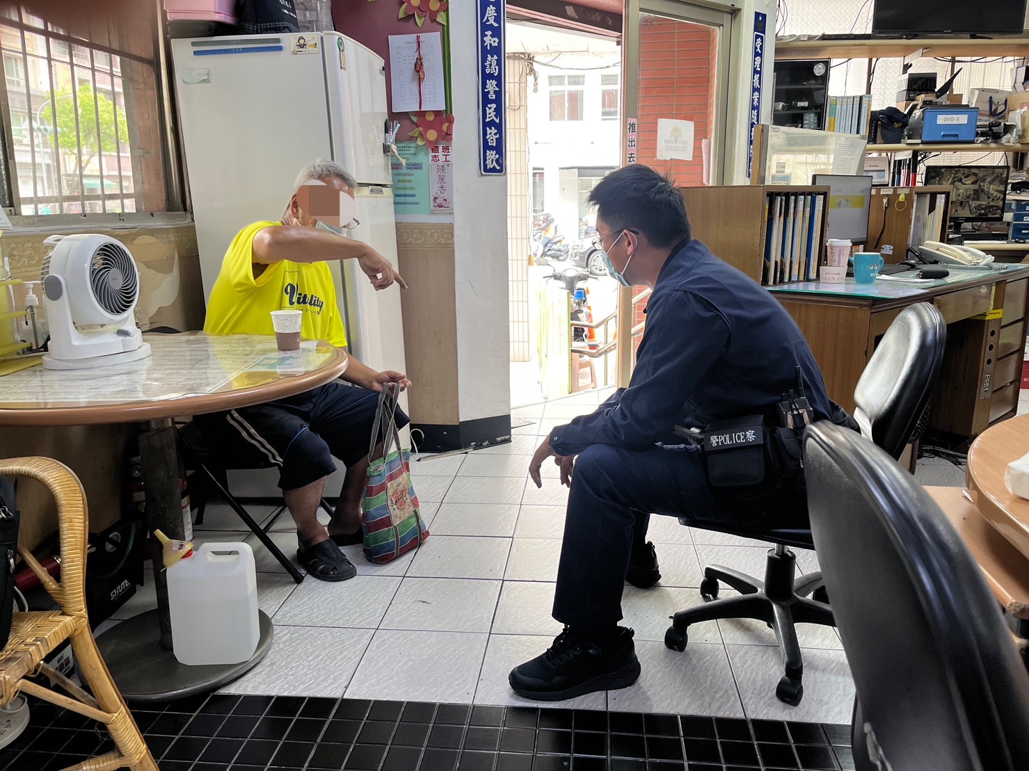 失智翁欲提款返大陸 警攔阻勸「嘸湯」