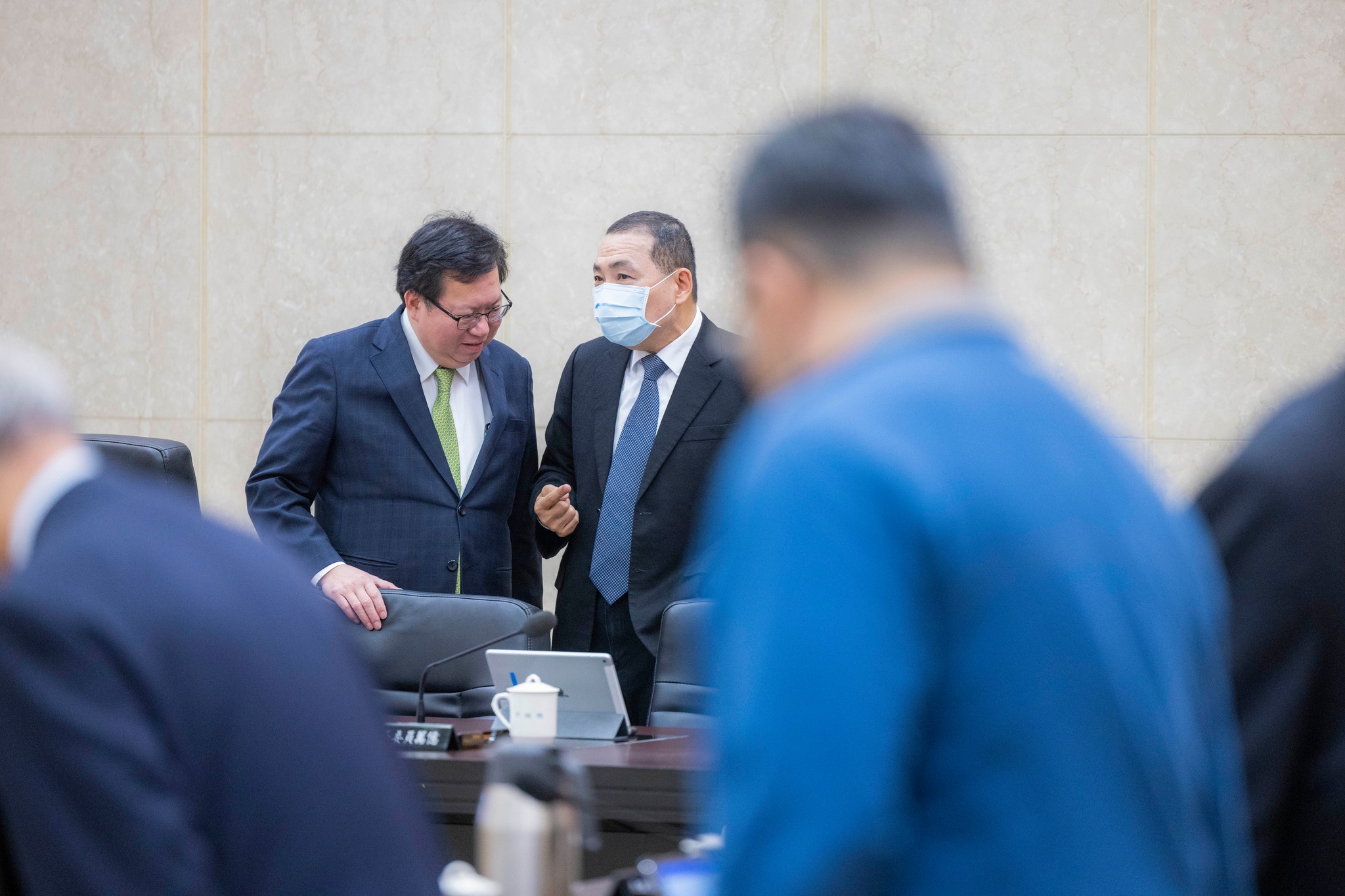侯友宜30日出席行政院會,針對近期民生物資雞蛋、豬肉、雞肉漲價問題向中央建言。翻攝候友宜臉書