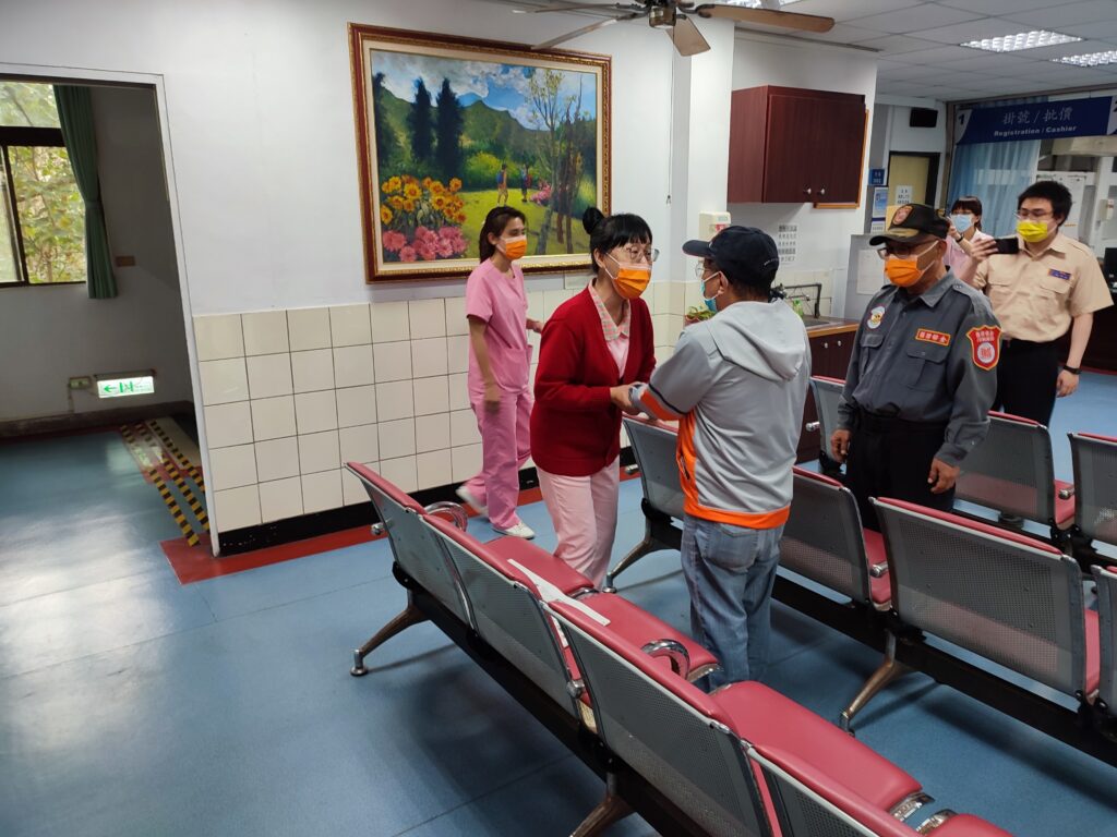 本次演練由彰化榮家保健組醫師、護理師及住民擔任主角