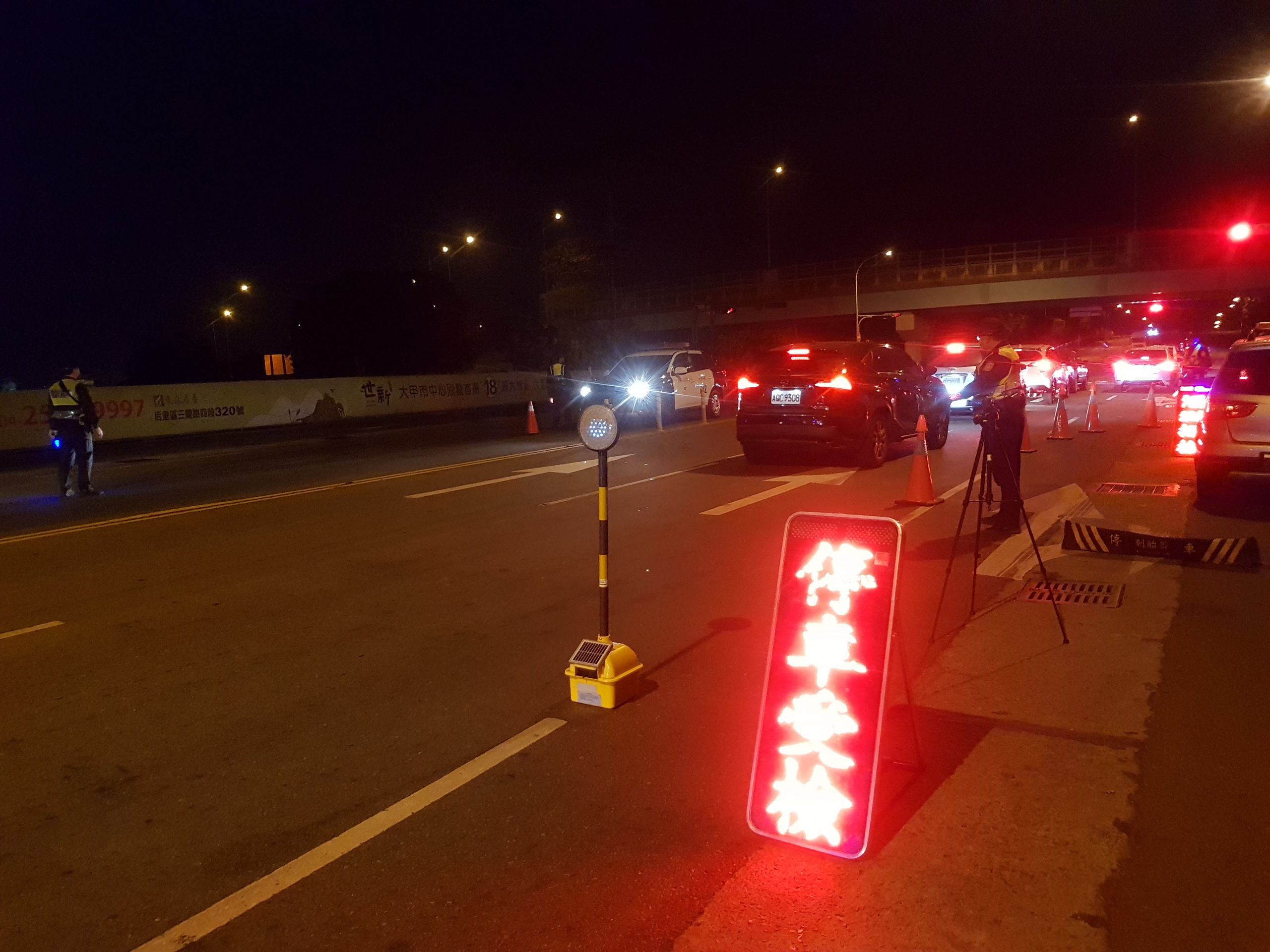 中市警局為防制酒駕交通事故發生,規劃清明節假期將展開同步擴大取締酒後駕車專案勤務,請勿心存僥倖以免受罰。(圖/記者林㤈輝翻攝)