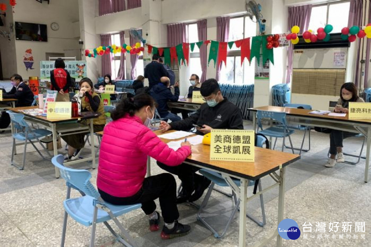 桃園市政府就業職訓服務處為協助市民朋友順利求職,於4月陸續辦理6場徵才活動。<br /><br />