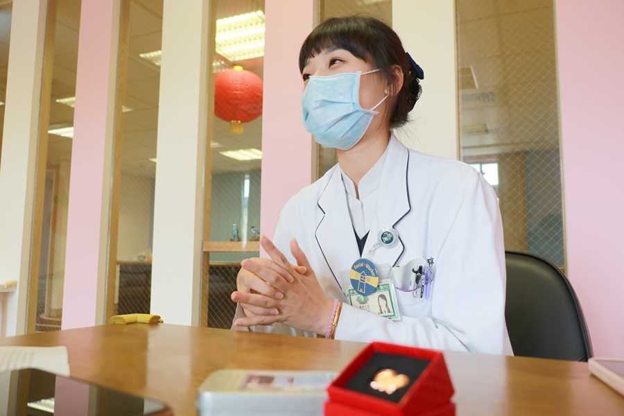 楊珊寧社工師分享個案故事,期許自己不忘初心。