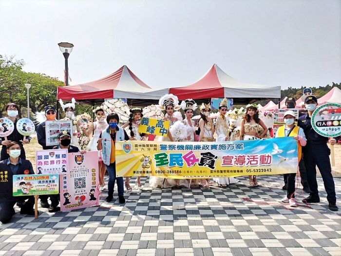 交安、識詐宣導無假期 斗六警公園設攤強力放送