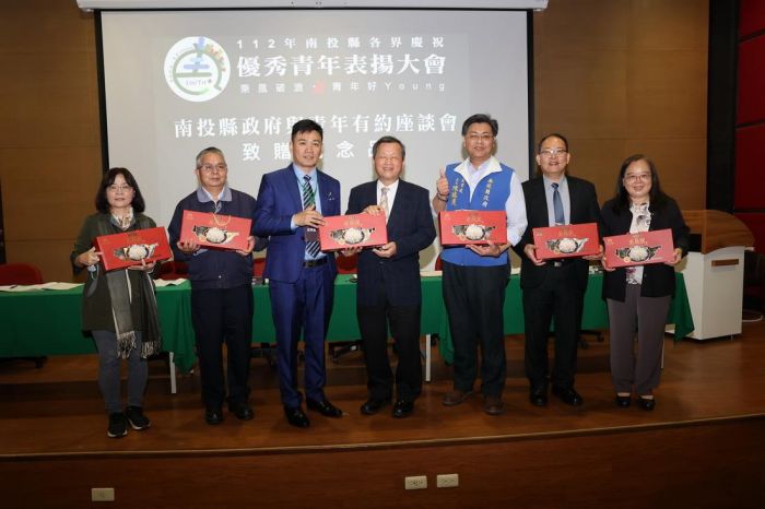 南投縣府與優秀青年座談　聚焦長照、教育、青創等議題
