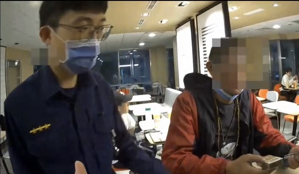 掛佛珠還偷平板 醫學生難過報警 警火速逮賊歸還
