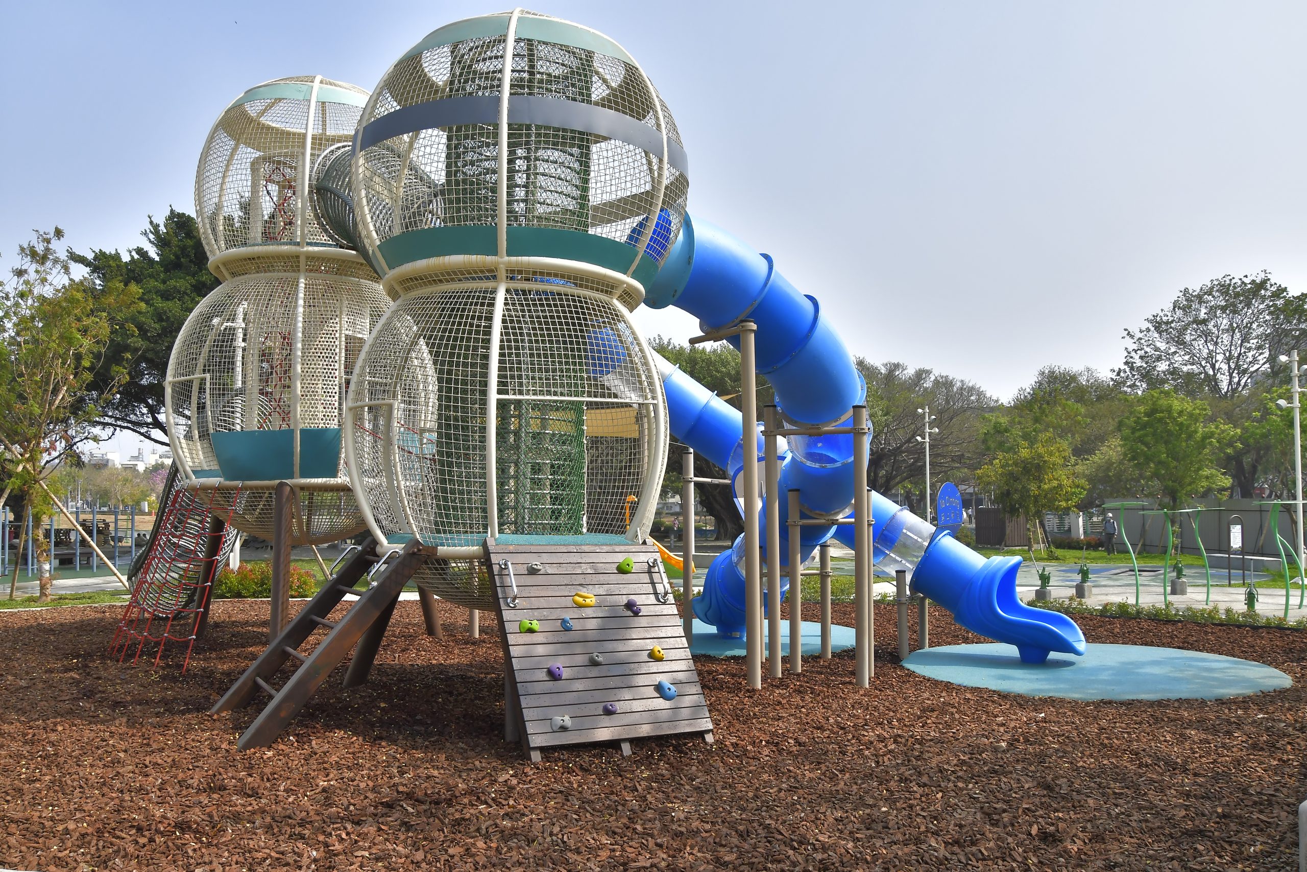 鳳山五甲公園 水珠遊戲場正式啟用