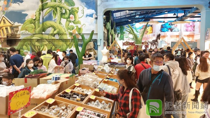 不是愚人節！連假首日台中直播品牌特賣會爆人潮 直播平台霸氣送出百萬獎品