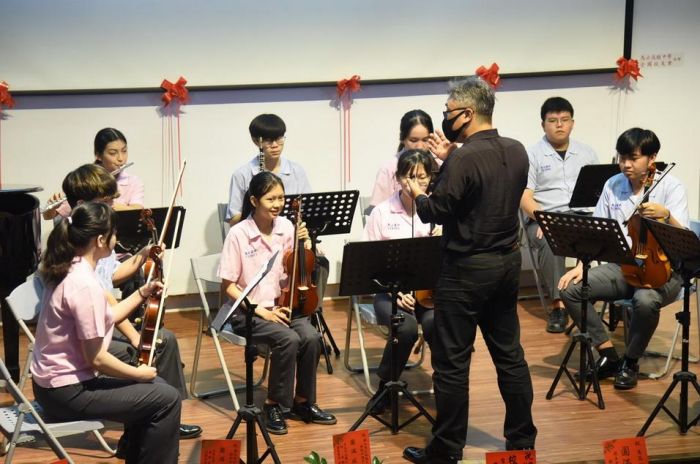 馬公高中80周年校慶活動 音樂班學生演奏迎賓