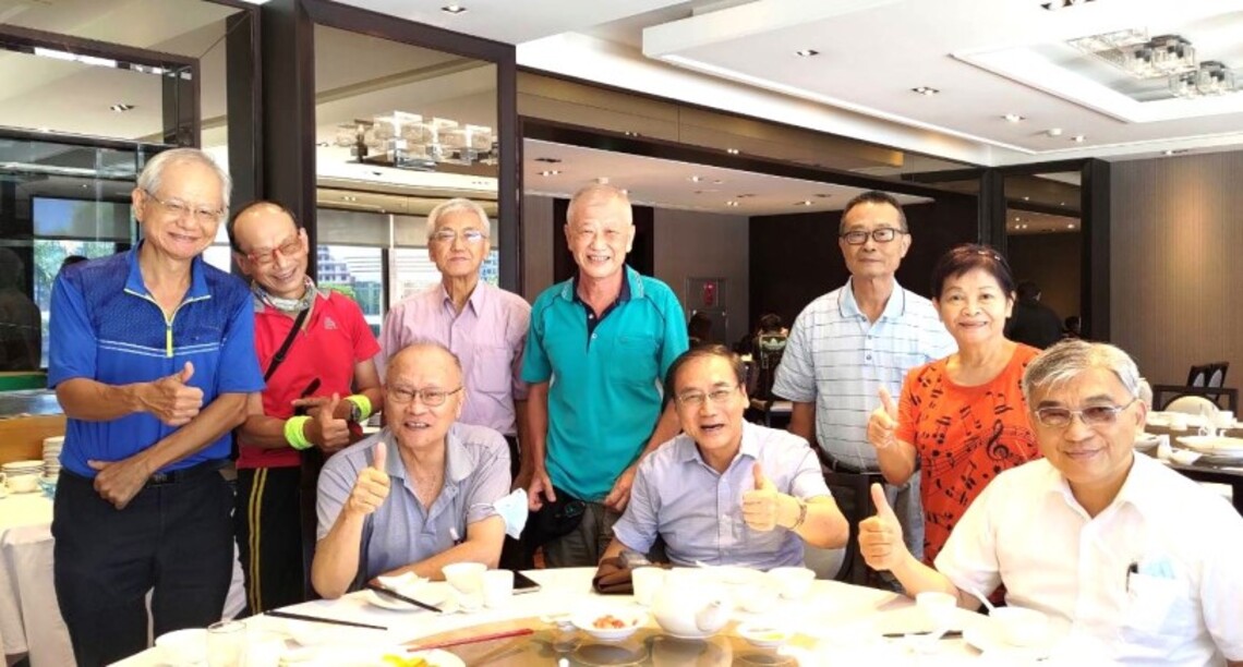 再聚首 髮鬢白