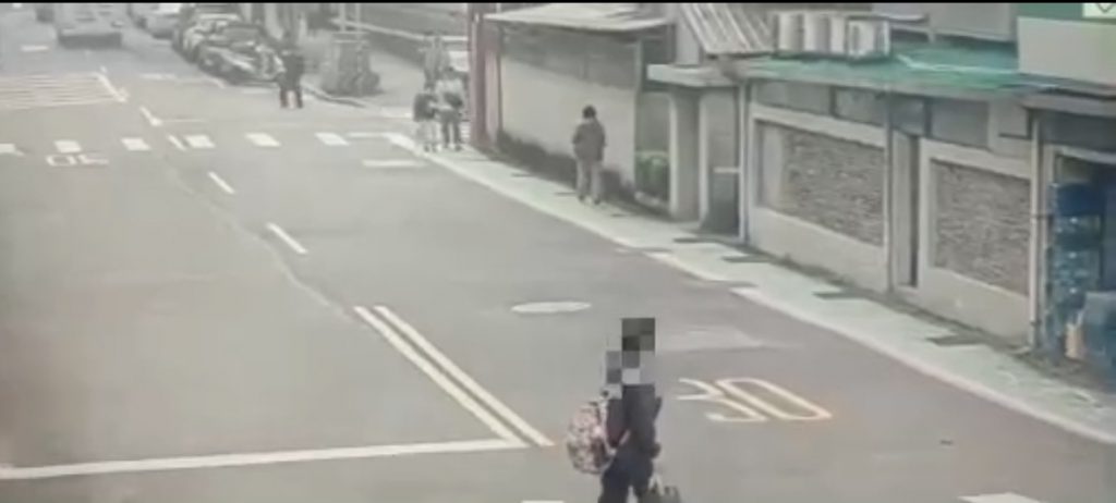 男童怕責罰在外逗留