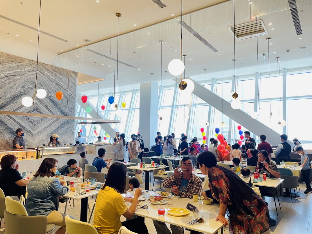 高雄慈善家孫先生與承億酒店在兒童節共同舉辦公益餐會，共計100人於承億酒店貳陸日全