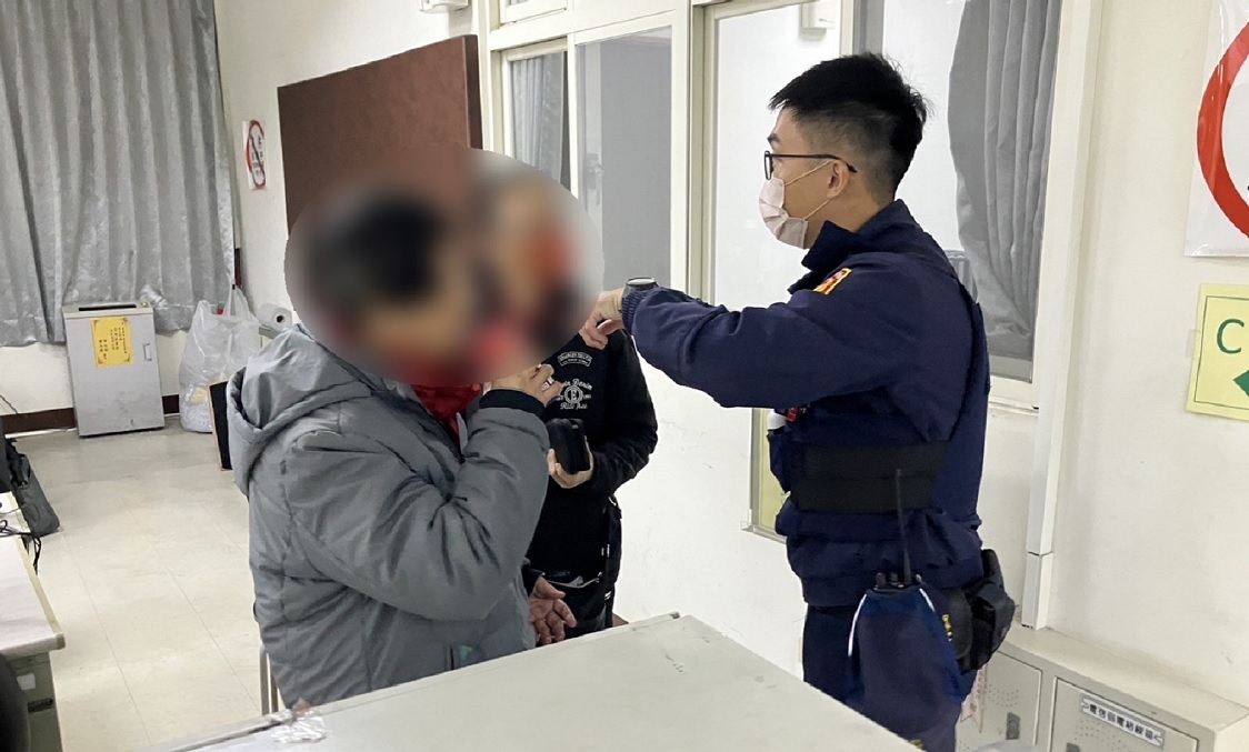 ▲ 暖警讓歷時30小時的「偽離家出走」畫下句點，母女警所團聚        (圖/台中市警察局 提供)