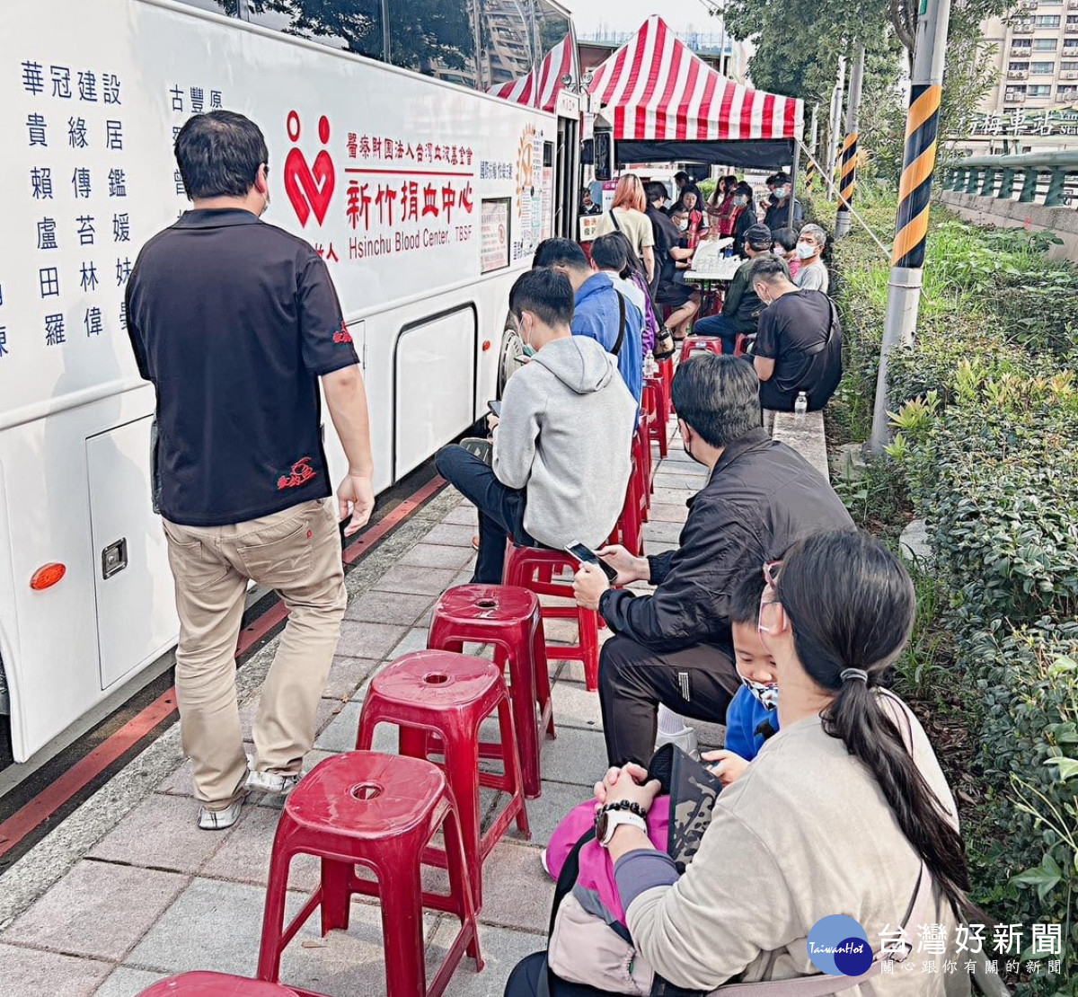 楊梅國際青年商會舉辦捐血活動,現場捐血民眾熱情參與。<br /><br /> <br /><br />