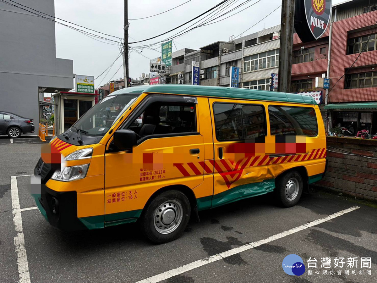 通緝犯見警心虛開車逃逸,撞上橋墩狼狽落網。
