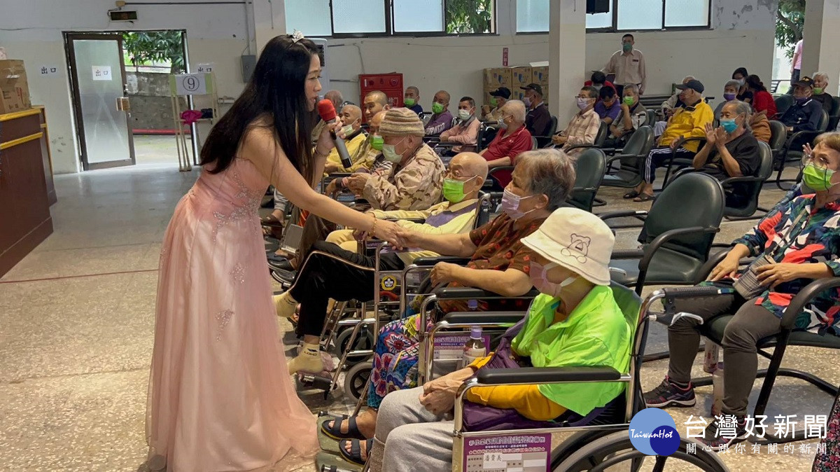 全視界愛唱族協會彰化榮家獻唱 用經典老歌溫暖長輩的心