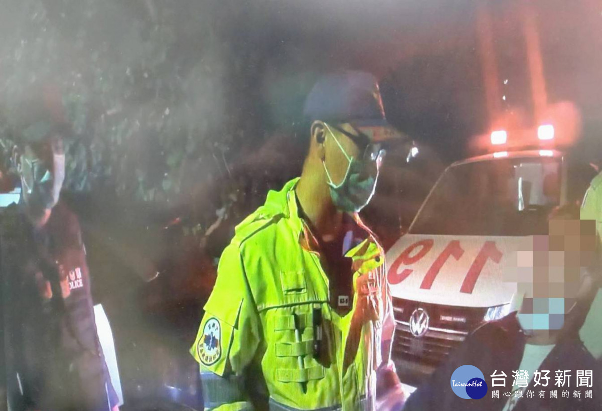 男子開車身體不適,警方緊急協助送醫救回一命。<br /><br />