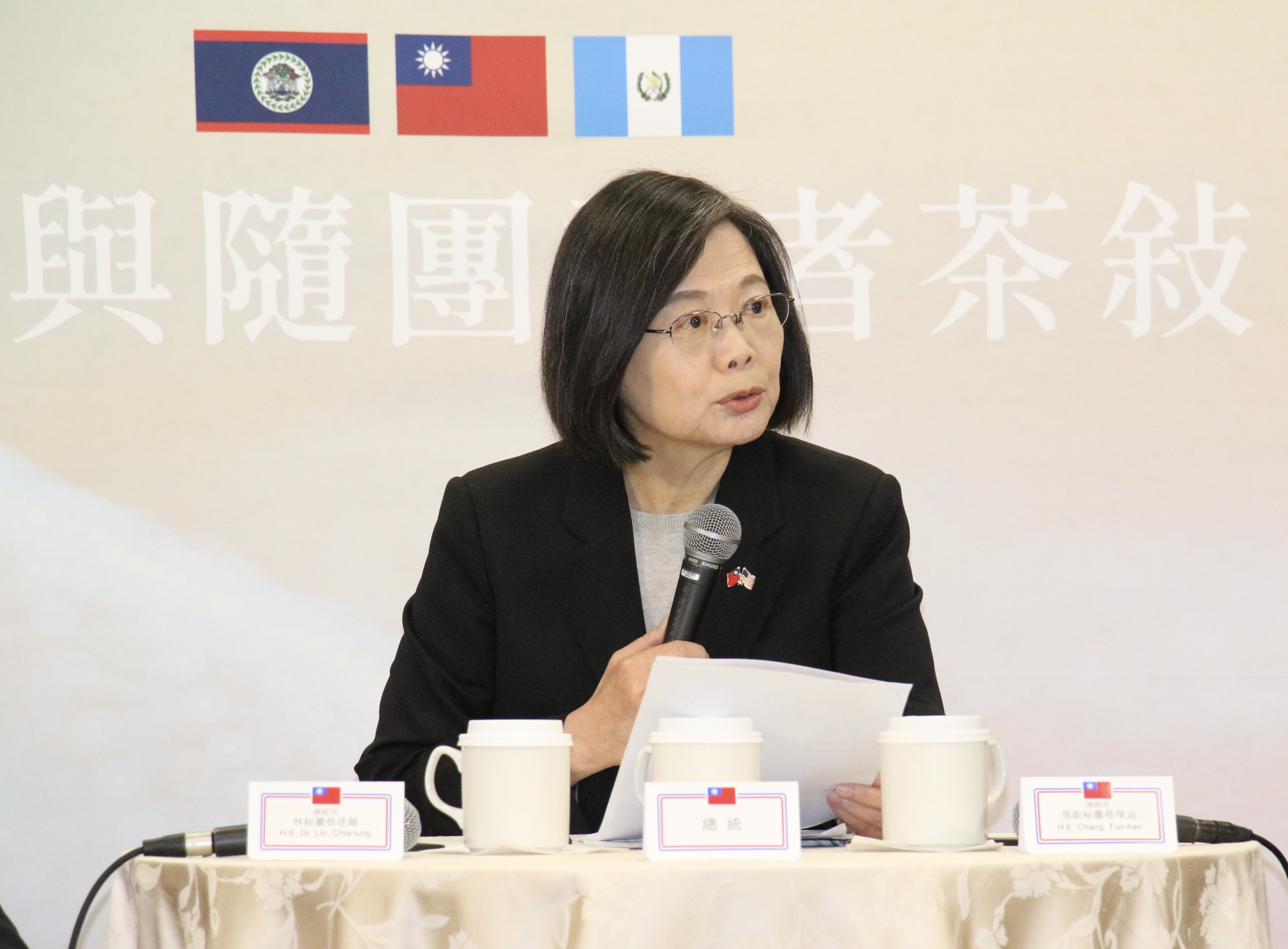 蔡英文即將結束出訪行程,返台前在洛杉磯與媒體茶敘談出訪成果。蘇聖怡攝