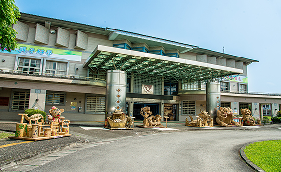 出監獄進校園 稻草裝置藝術有新家