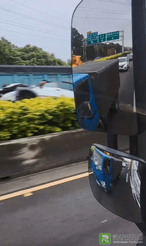 國一南向湖口路段砂石車撞扁自小客車 駕駛幸運逃過死劫