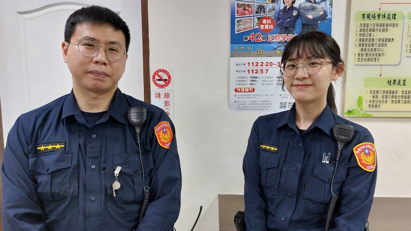 桃園分局警員李國俊及警員蔡雅安火速救人。(記者吳登國翻攝)