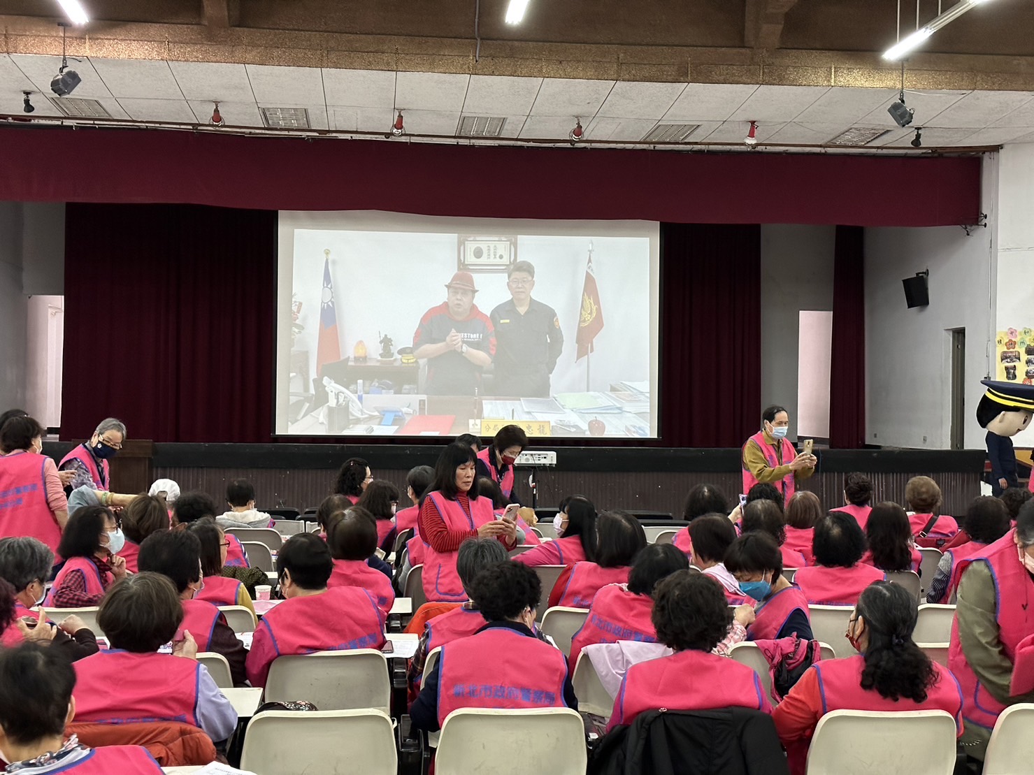 中和警舉辦志工訓練。(記者徐煜勝翻攝)