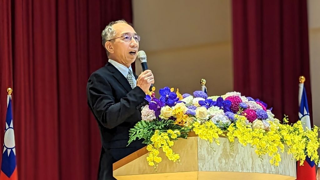 新任的楊顯輝處長致詞,期許大家一起努力營造工作安全與身心健康的職場環境,才能面對未來的挑戰。