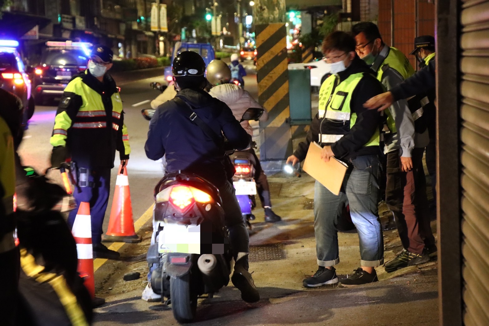 三峽警針對噪音車重點打擊。(記者徐煜勝翻攝)