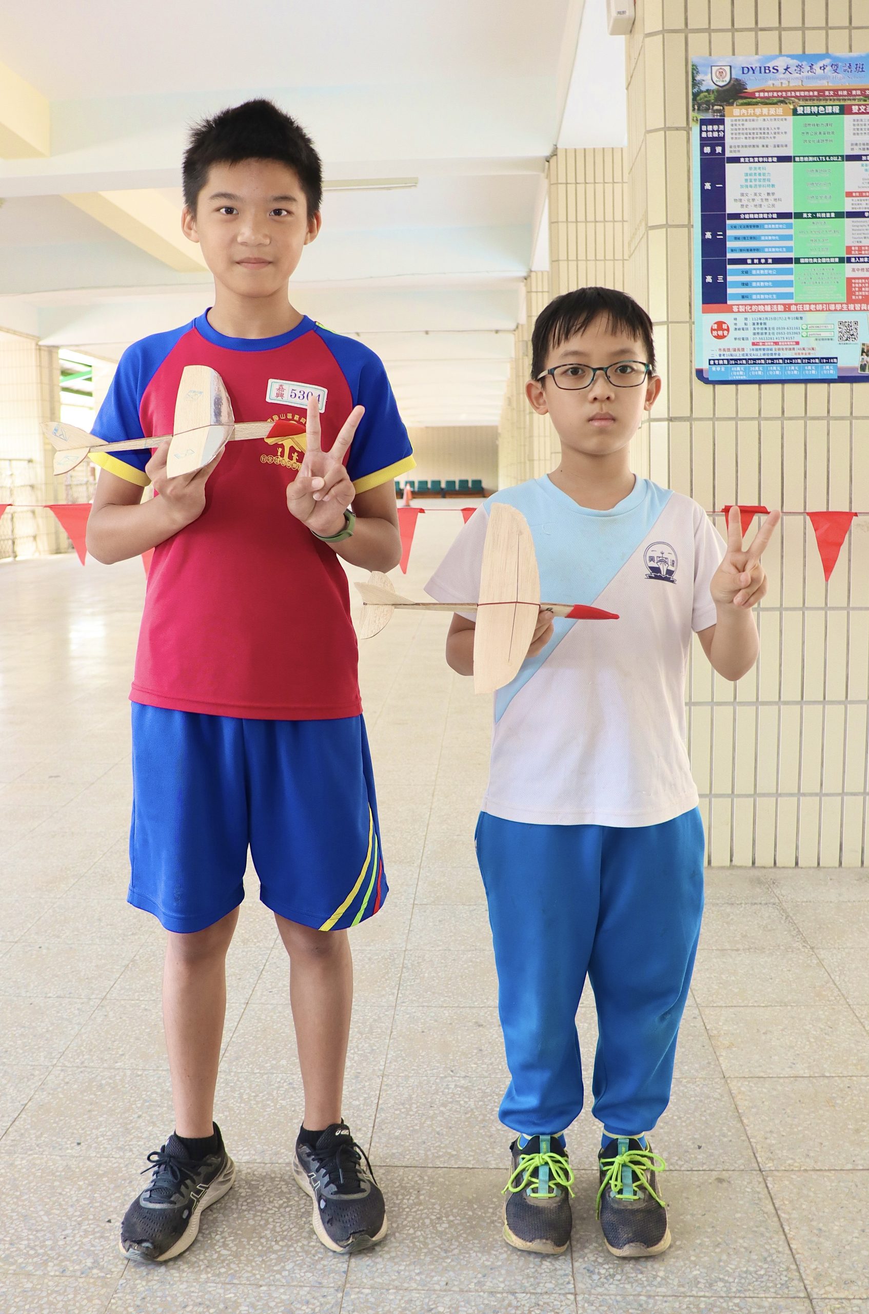 高雄市國中小學生手擲機飛行比賽大榮高中登場