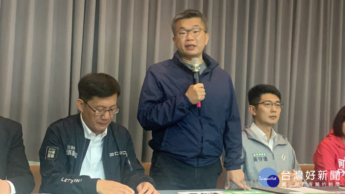 立法院長蔡其昌強調,黃國書是黃守達從政路上的師父,對黃守達的肯定與支持無庸置疑。曾雪蒨攝
