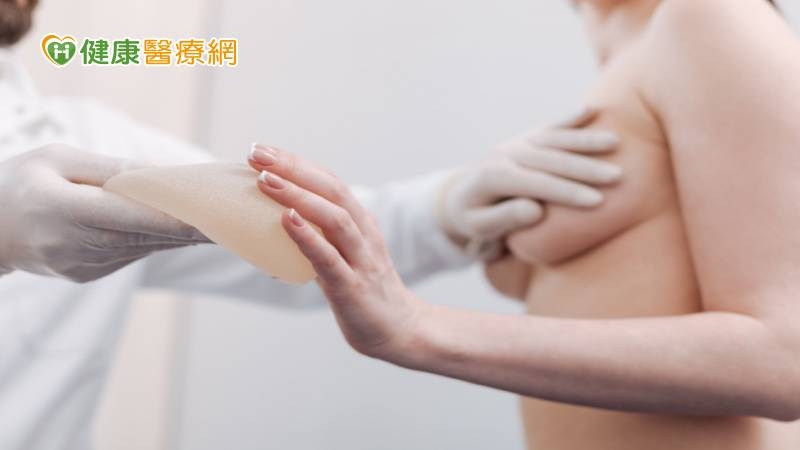 乳癌單邊切除造成長距離跑步不適 她接受乳房重建再展自信