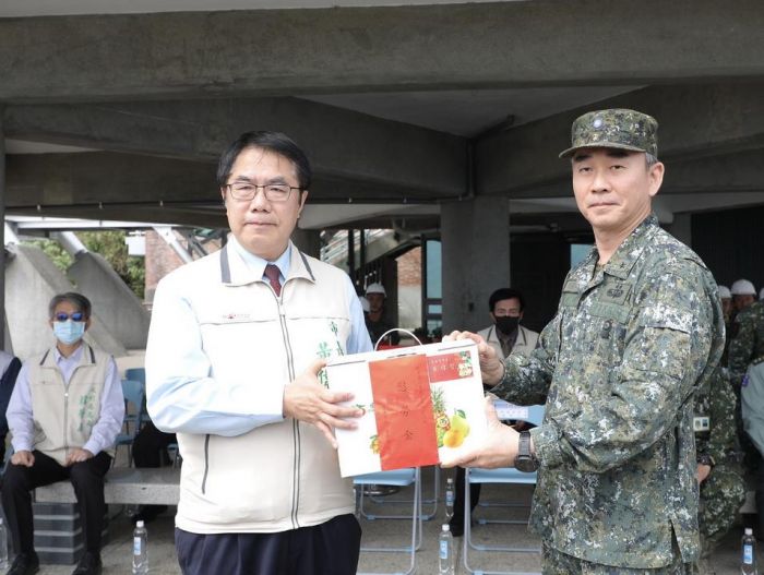 黃偉哲感謝國軍投入清淤 增加曾文水庫庫容