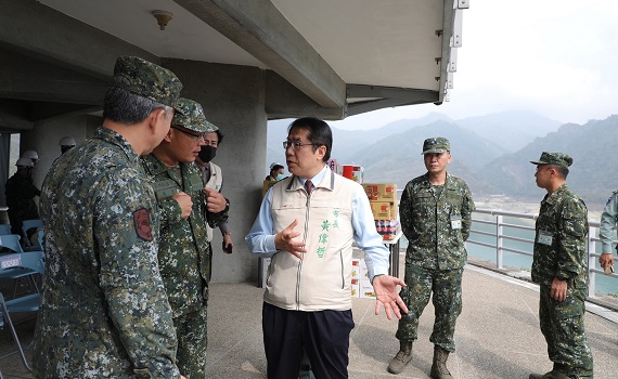 抗旱! 國軍協助曾文水庫清淤 黃偉哲親往致謝慰勞