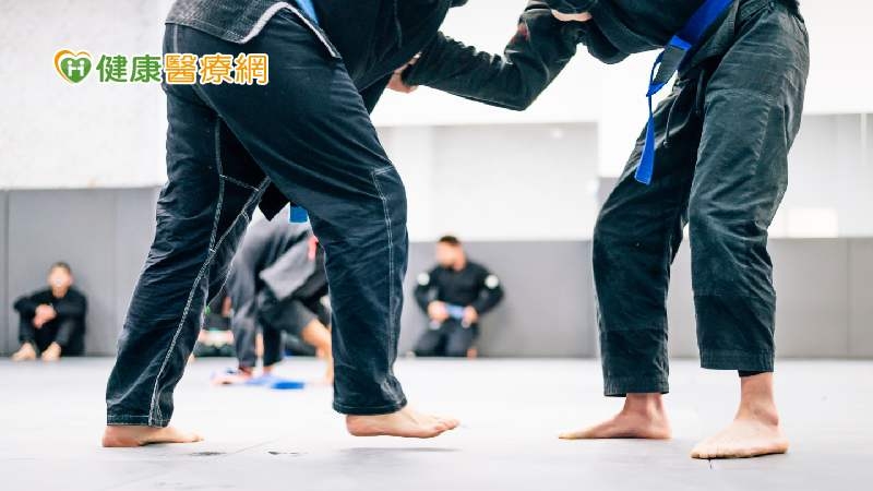 2競技運動造成頸椎損傷 運動員還能重返運動場嗎?醫師這樣說