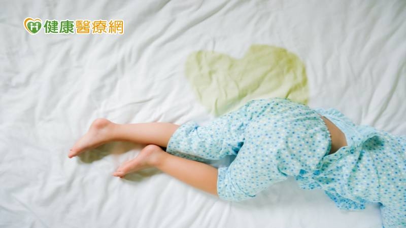 「媽媽!我不是故意的!」 孩子尿床跟8因素有關